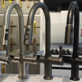 حالت پرفشار شیر شاوری برای شستشوی چربیهای سمج