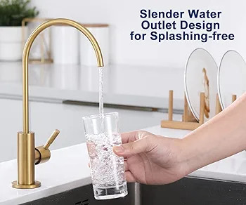 نمای نزدیک از جنس استیل ضد زنگ و درجه پزشکی شیر