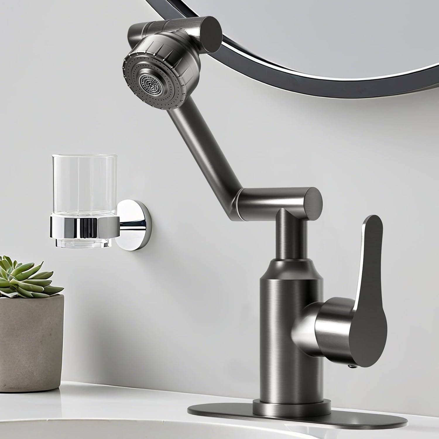 طراحی جمع و جور و فضاساز شیر در دستشویی کوچک