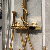 دوش حمام طلایی با نمایشگر دما