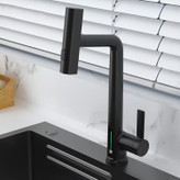 تصویر استفاده از شیر ظرفشویی دیجیتال با دست خیس