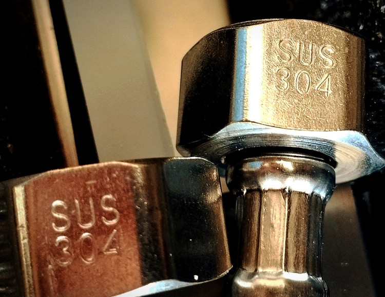 سینک استیل SUS-304 مدرن با نصب آسان