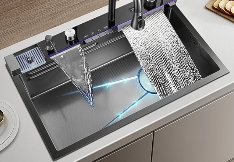 سینک دیجیتال با بدنه استیل ضد زنگ و طراحی مینیمال