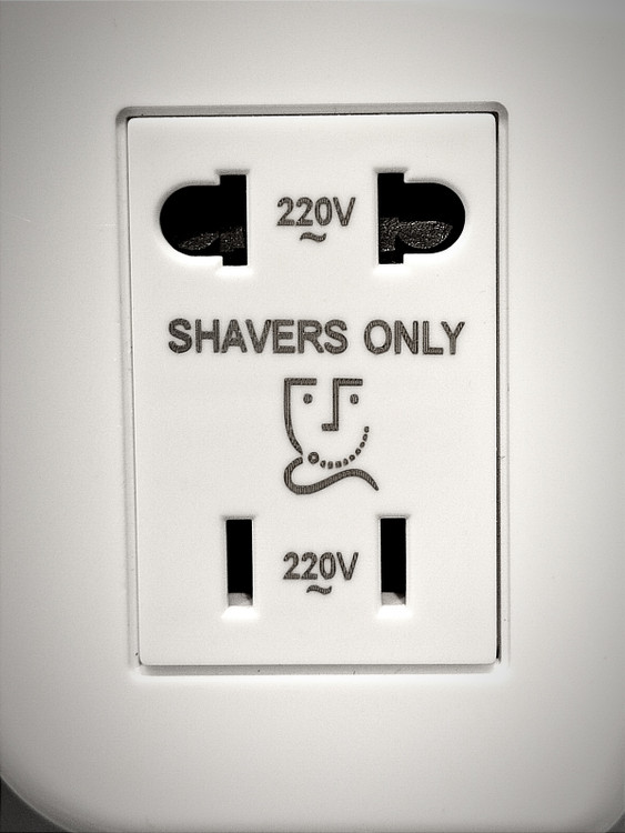 سشوار نصب دیواری برای حمامهای مدرن