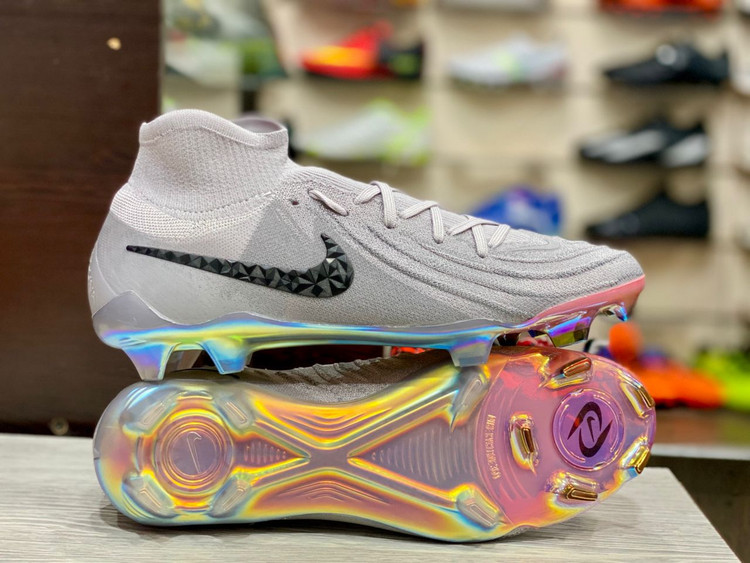 کفش فوتبال نایک فانتوم GX 2 لونا