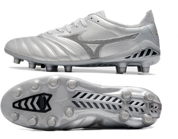کفش فوتبال Mizuno برای بازیکن حرفهای