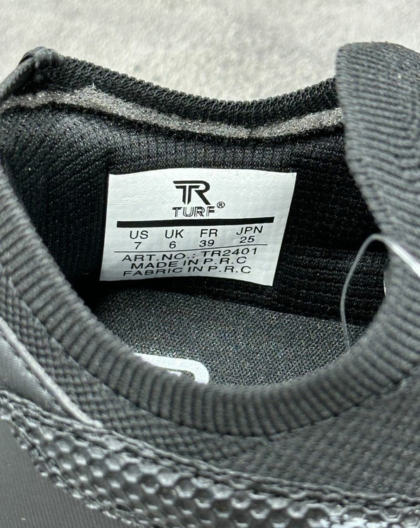 کفش فوتبال تورف مردانه مدل ۲۴۰۳ با تمرکز بر راحتی و دوام