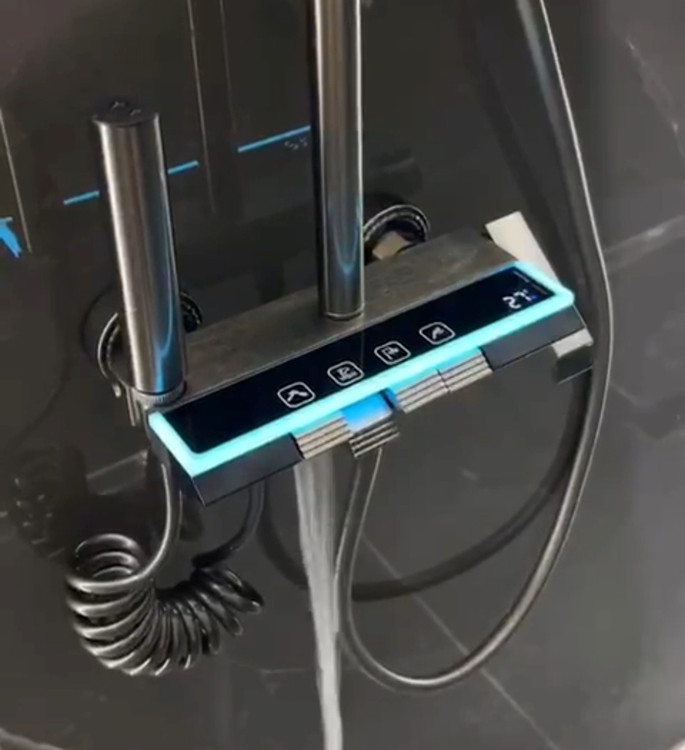 دوش پیانویی نمایشگر هوشمند دما