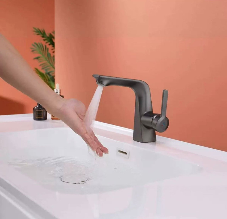 شیر روشویی هایشین مدل 2603 در نمای کروم براق