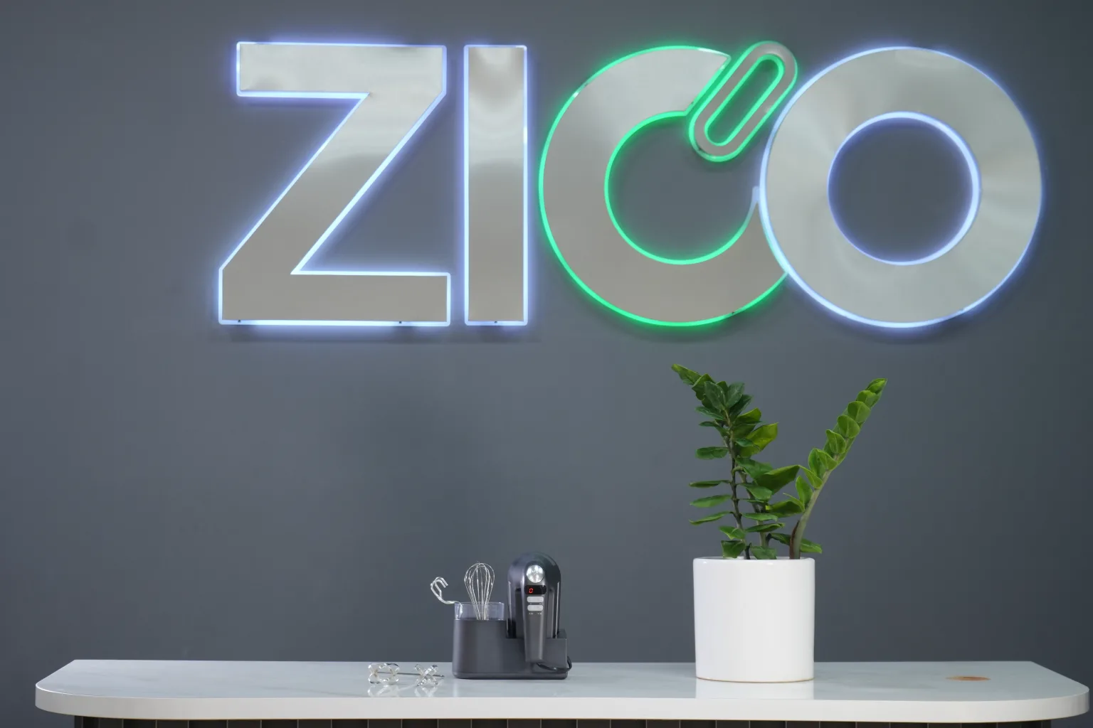 همزن زیکو مدل ZC-8802 - قدرتمند و کارا